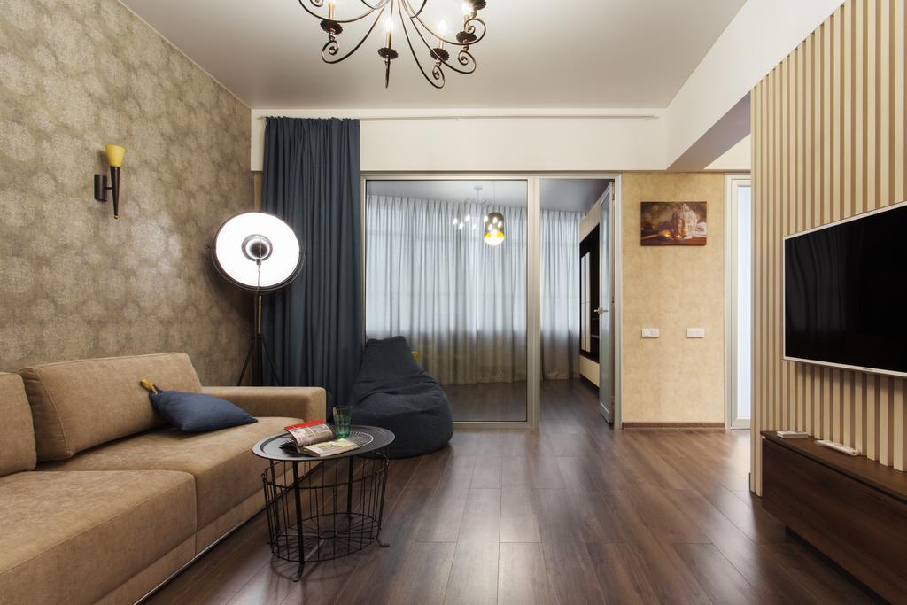 Modern Double Bedroom Apartment In Arkadia Odesa Exterior foto